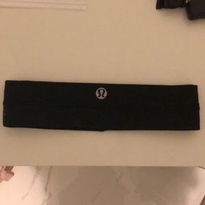 Black lulu lemon headband